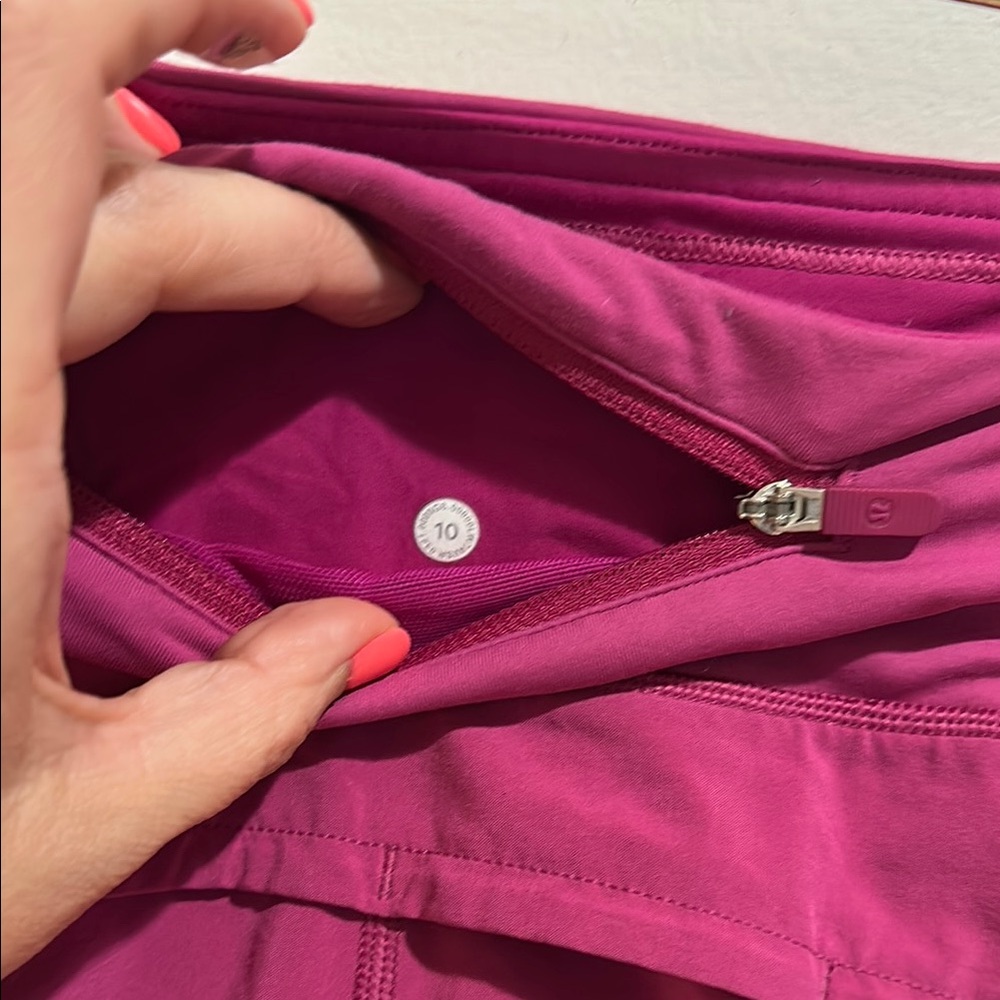 Lululemon Low Rise Speed Up 2.5" Short Ripened Raspberry Size 10 - Picture 4 of 5